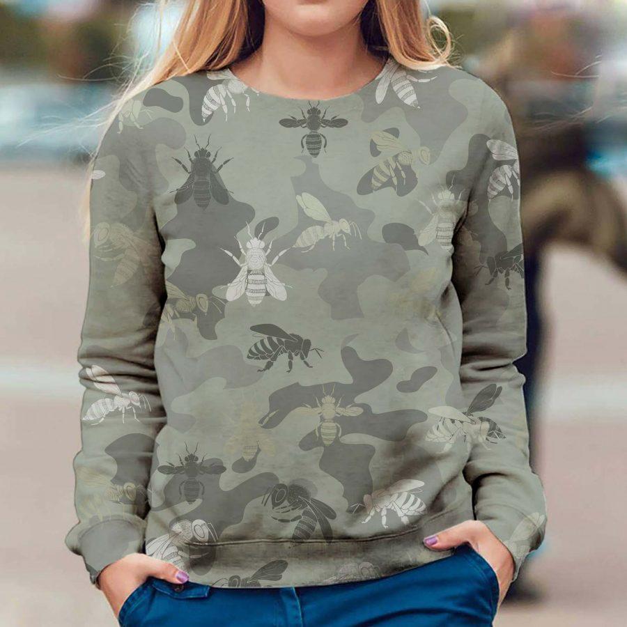 Bee - Camo - Premium Sweatshirt