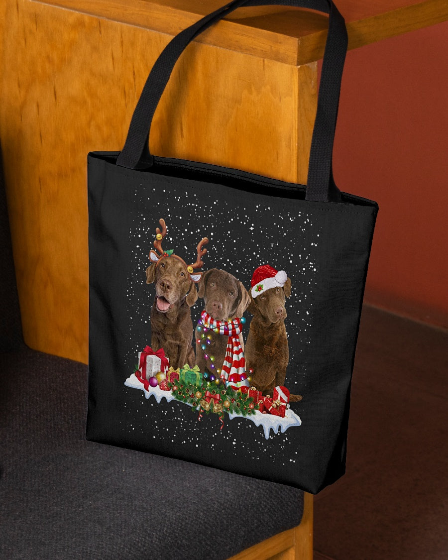 Christmas Buddies-Chesapeake Bay Retriever-Cloth Tote Bag